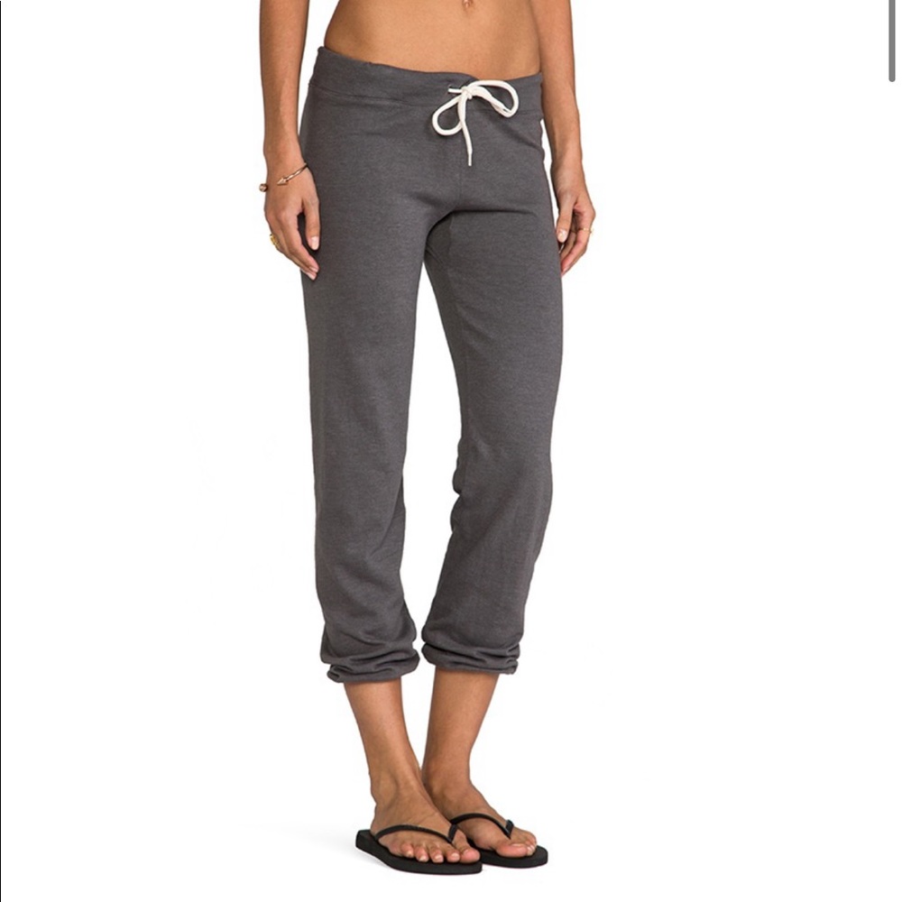 Vintage Sweats in Vintage Black
MONROW